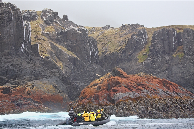 Antipodes  AtSea  0663 m Coastal View